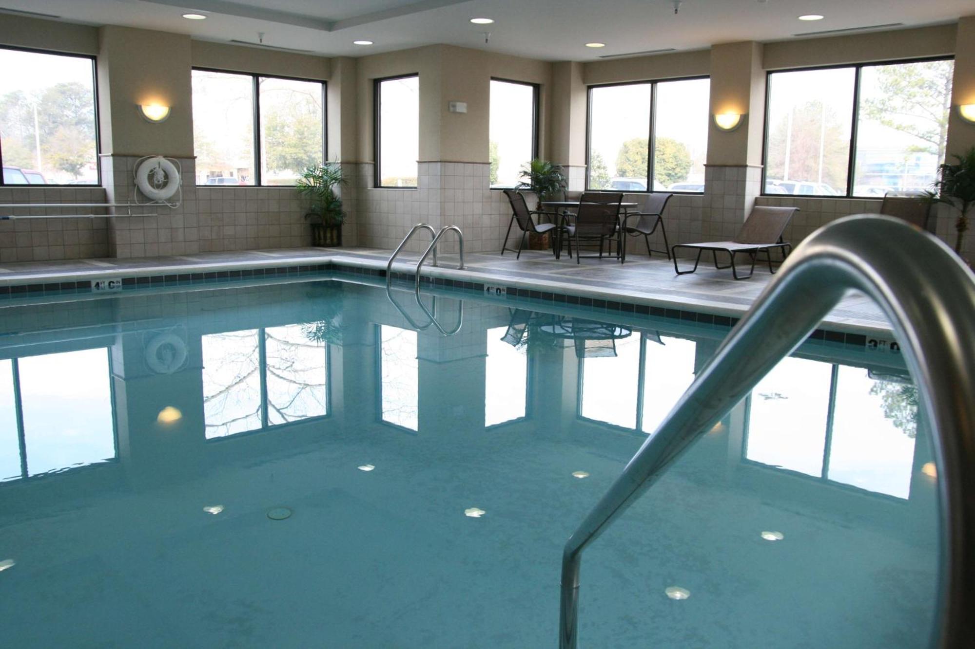 Hampton Inn & Suites Norfolk-Airport Esterno foto